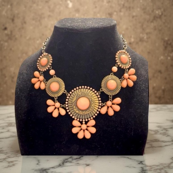 Midwestern necklace orange necklace with brass tone NWT - Picture 9 of 12